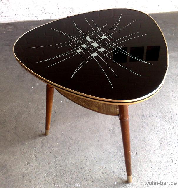 beistelltisch 50er jahre beistelltisch mit glasplatte und ablage, 50er jahre,<br>ca.60cm x 60cm, h 59cm,<br>
90,-euro